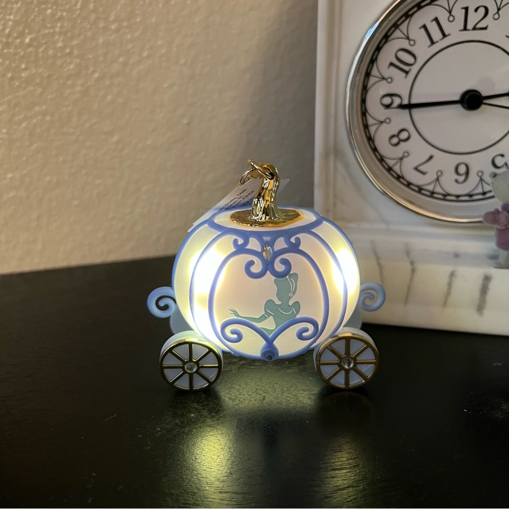 Bath & Body Works X Disney Princess CINDERELLA CARRIAGE Light-up Pocketbac Holde